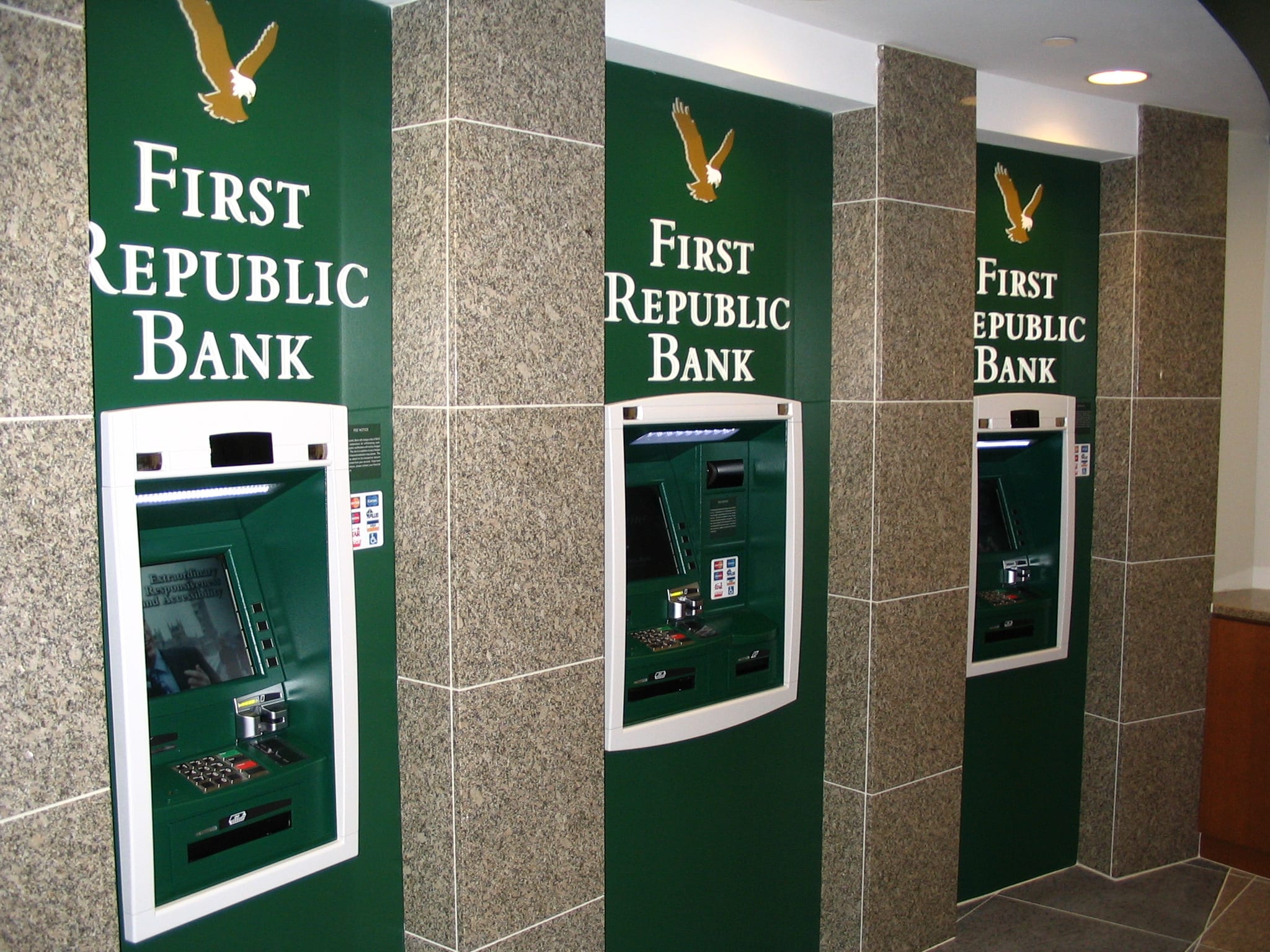 first-republic-bank-atm-metro-sign-awning