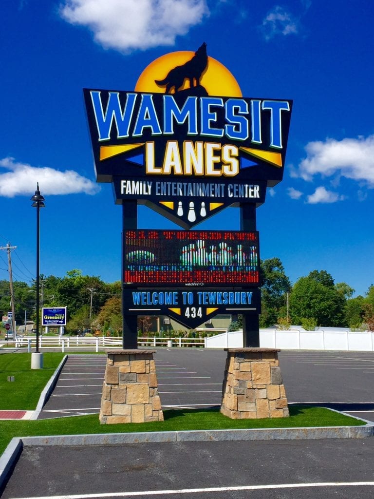 Wamesit Lanes Pylon Exterior Sign